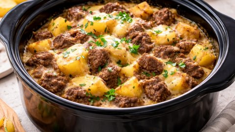 Hearty Crockpot Loaded Steak And Potato Bake - PP9 Thumb Hearty Crockpot Loaded Steak And Potato Bake